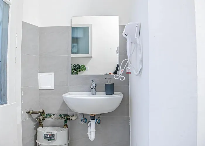Cozy Near Wiener Stadthalle Wien